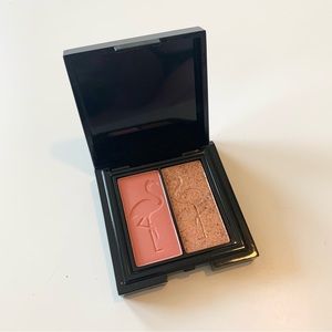 ✨5 FOR $25✨  NEW Shaina B. Pink gold Eyeshadow Duo in B. Free